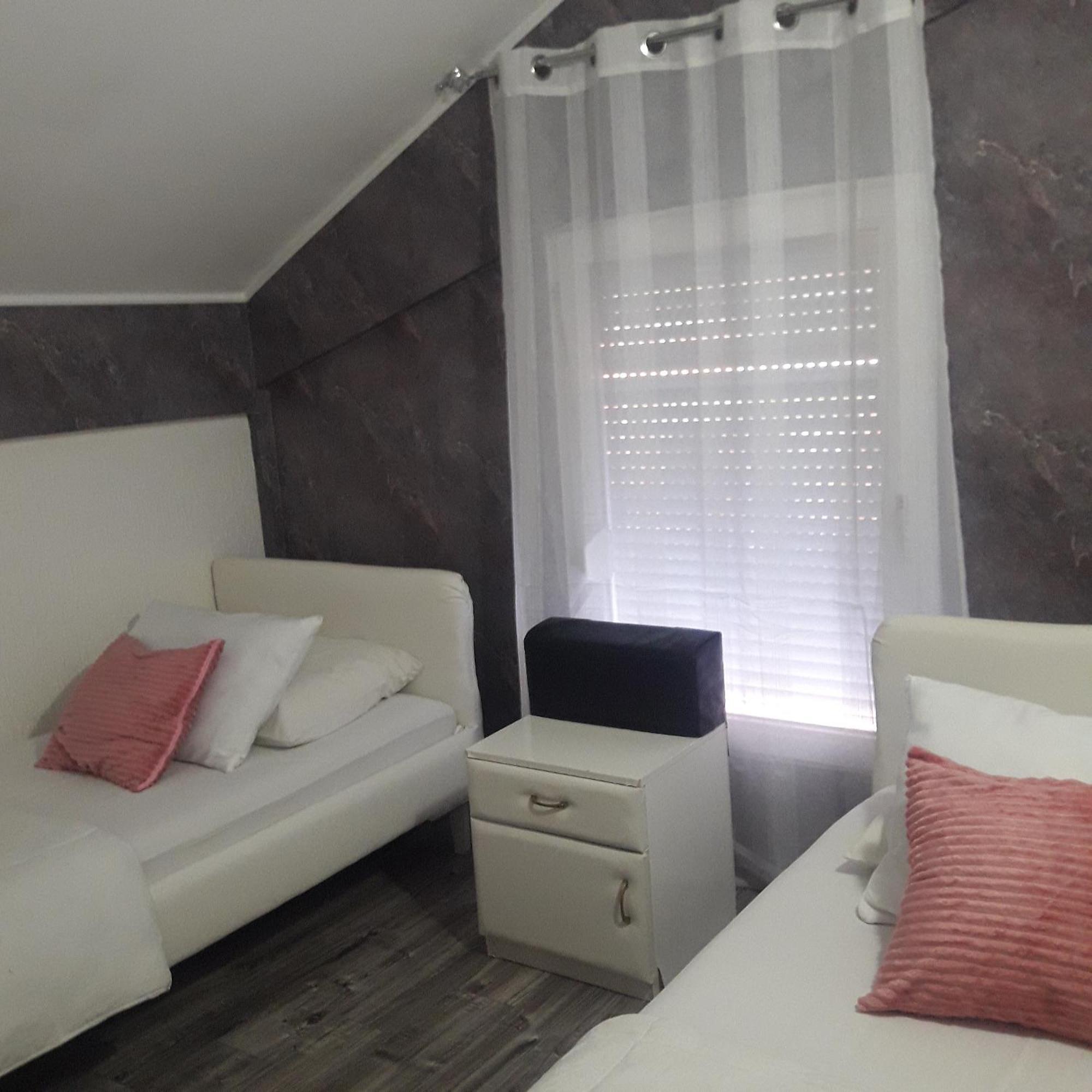 Apartmani Ni Exteriér fotografie